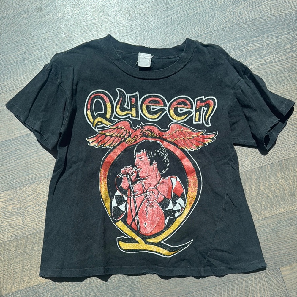 Queen Madeworn tee